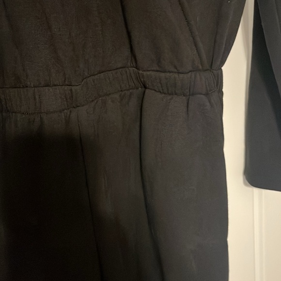 Lou & Grey wrap jumpsuit. Long sleeve. Medium. Black. - Picture 3 of 5